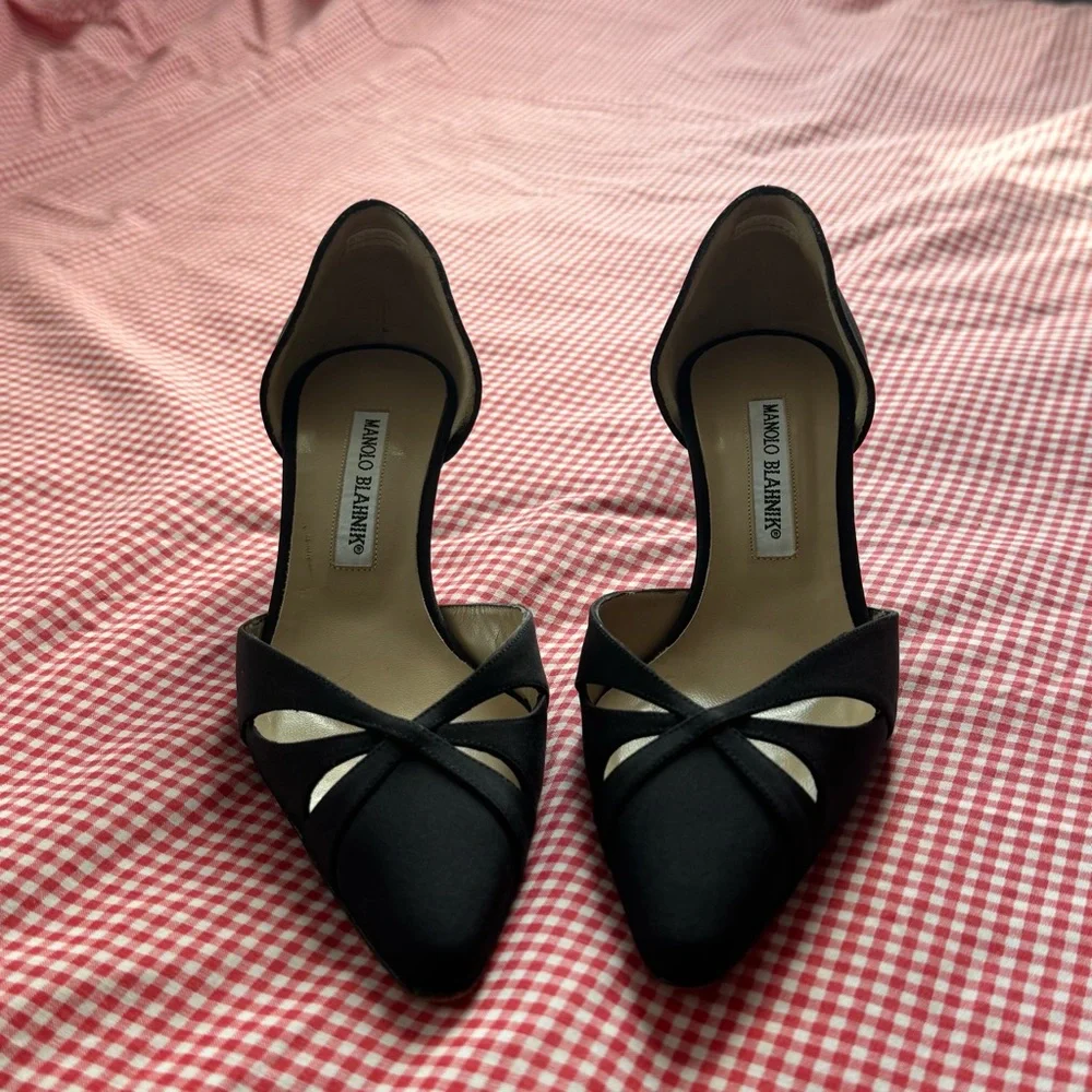 Manolo Blahnik Black Satin D'Orsay Pumps/Kitten Heels - Picture 7 of 8